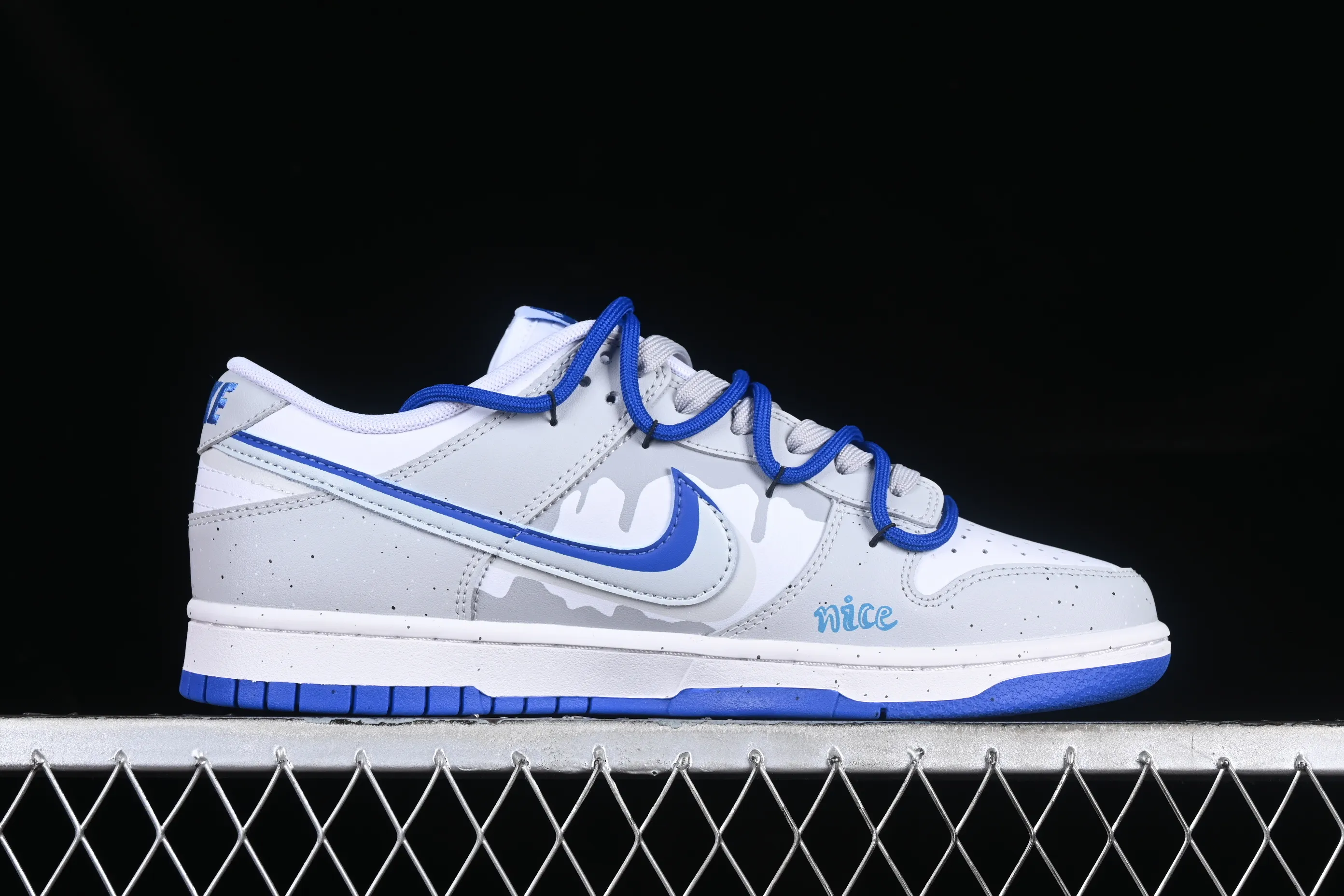All Categories Nk SB Dunk Series Nk SB Dunk Low Low-top sneakers Nk Dunk Low "Royal" Gummy bear color graffiti Bear English letters SB strap low-top casual sneakers DV0831-104